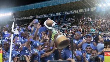 Emelec y su hinchada 