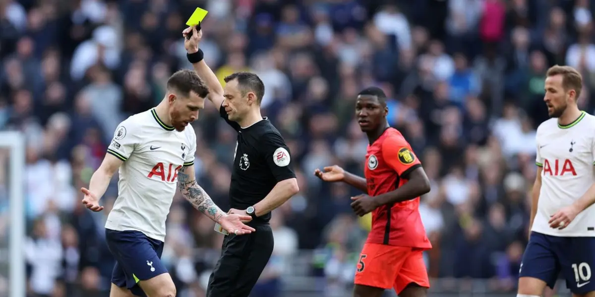 El organismo responsable del arbitraje en Inglaterra reconoció que hubo errores en el partido contra Tottenham