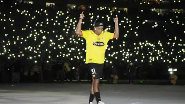 Ronaldinho conquistó a los hinchas del Ídolo durante la Noche Amarilla en 2016